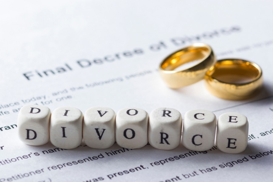 Peut-on divorcer sans l'assistance d'un avocat ?