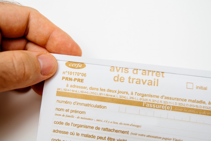 Que dit le droit du travail sur l'arret maladie cdd ?