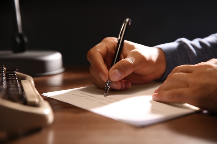Quelle est la formule de politesse pour un juge en début de lettre ?
